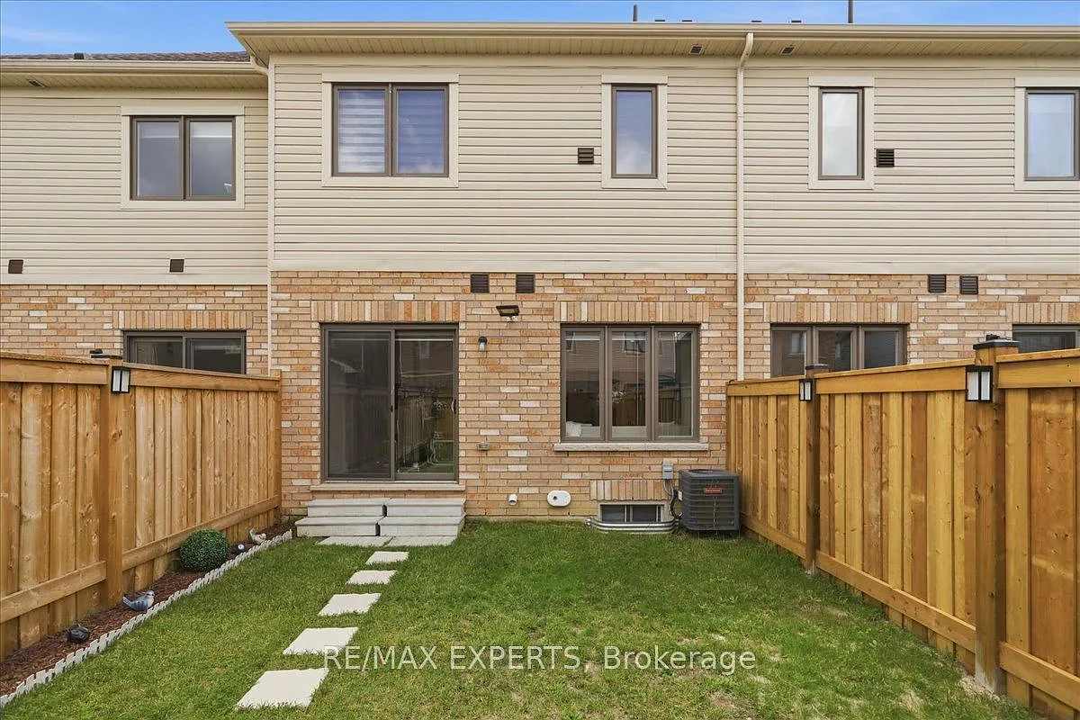 3 bed, $3,000 — Photo 3
