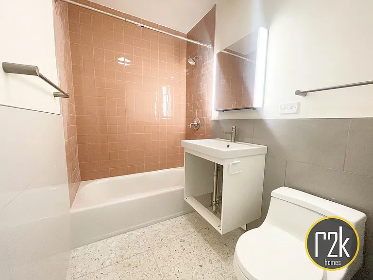 3825 Parsons Blvd #5L — Photo 21