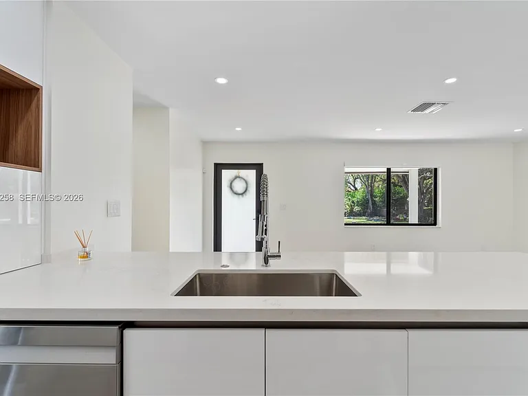 256 Grant Dr — Photo 14