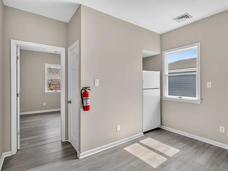 378 Grand St — Photo 4