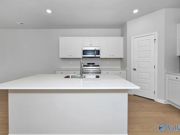 147 Wolfe Ln — Photo 9