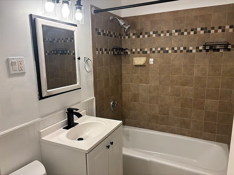 183 Kennedy Dr #183 — Photo 3