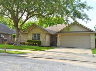 4927 Woodford St, Baytown, TX 77521