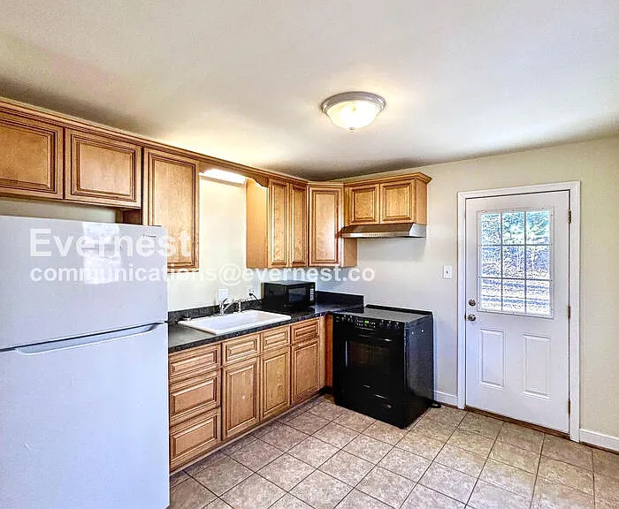 12364 Mason Ave — Photo 5