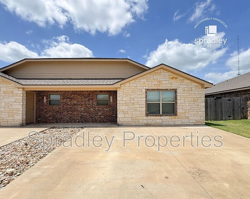 1st image of 915 Laila Ln