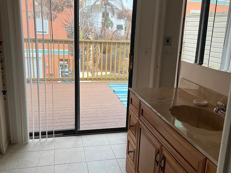 8154 Ridgewood Ave — Photo 21