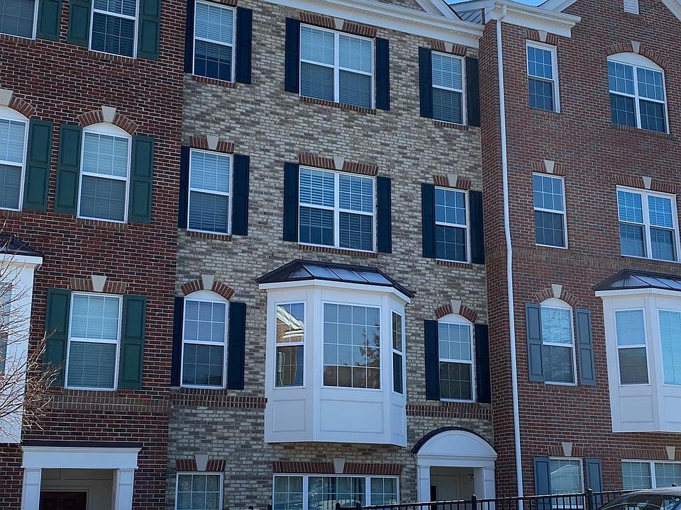 1st image of 15322 Kensington Park Dr
