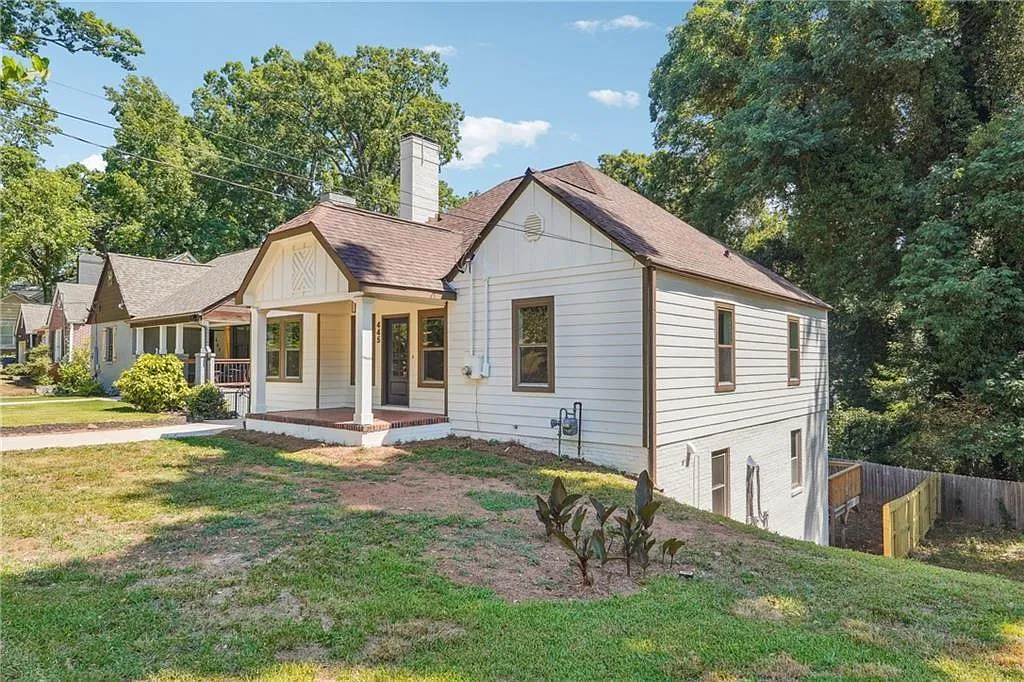 4 bed, 3.0 bath, 2300 sqft, $2,750 — Photo 2