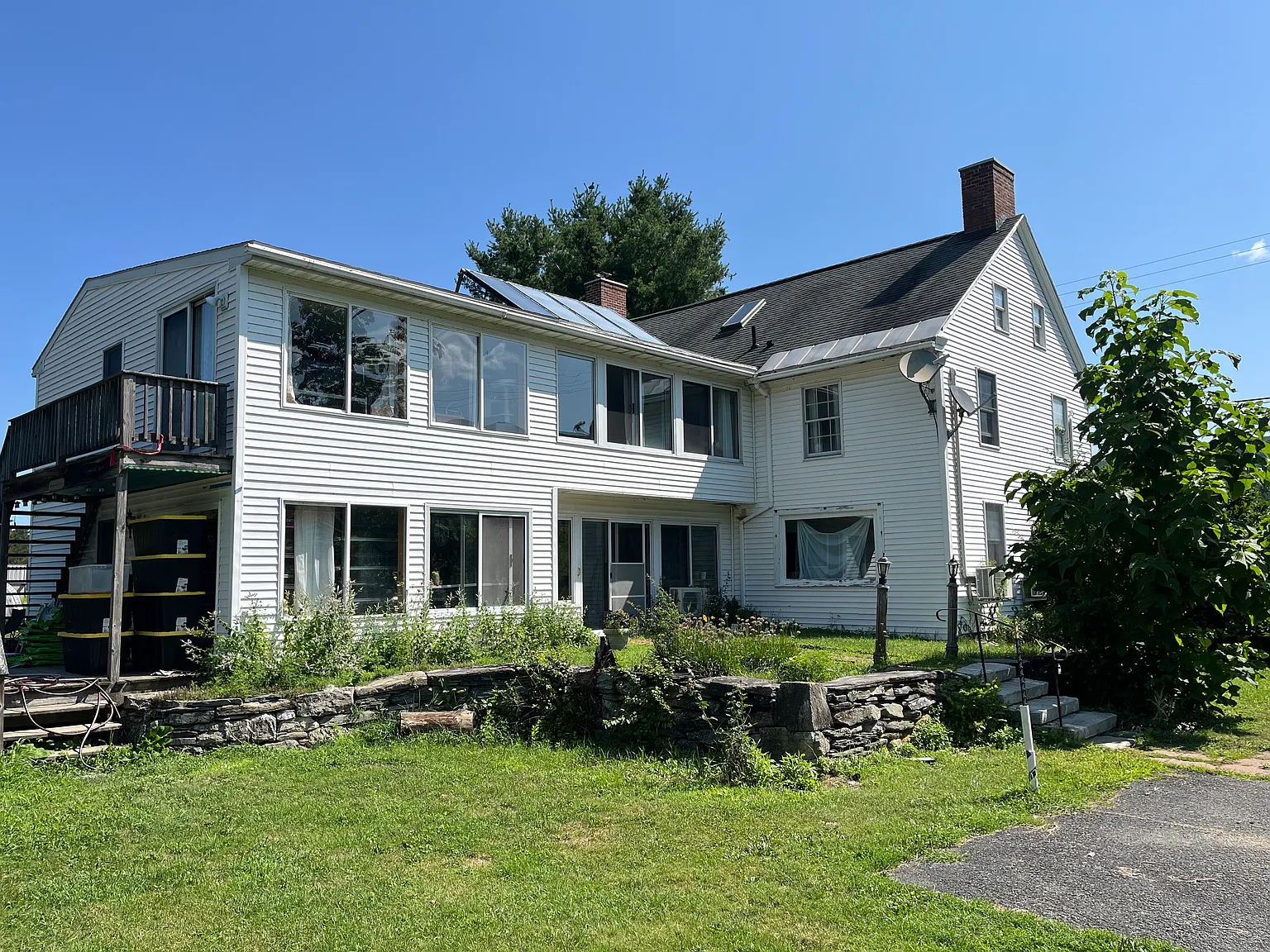 7 bed, 3552 sqft, $800 — Photo 1