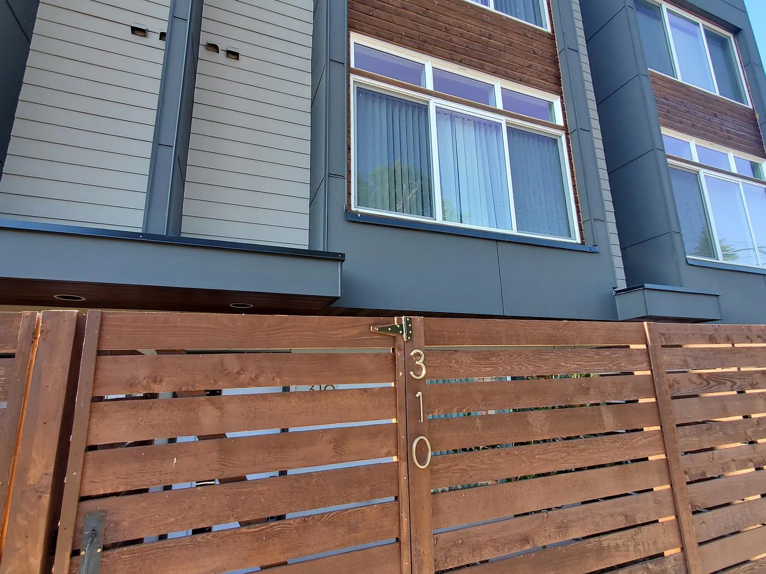 3 bed, 2.5 bath, 1350 sqft, $3,500 — Photo 2