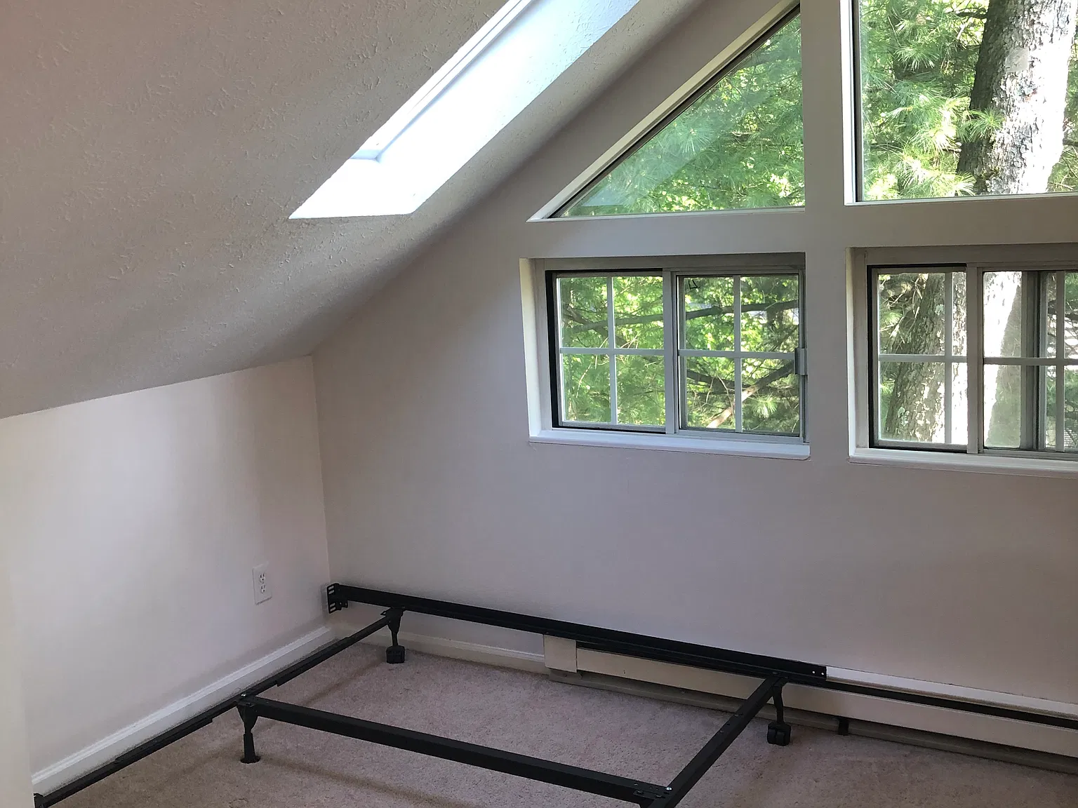 211 S Oval Dr — Photo 4