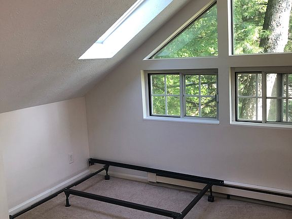 4th image of 211 S Oval Dr #211