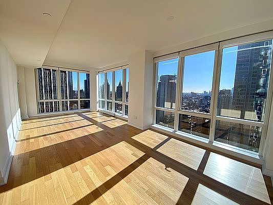 1st image of 885 6th Ave #40B