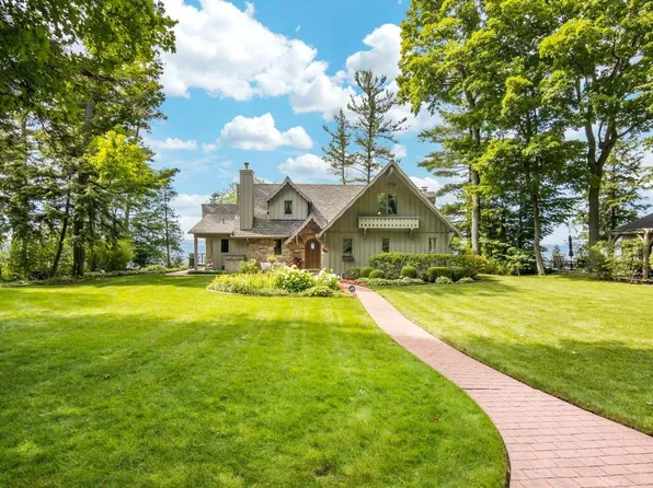 8999 Crockett Rd, Williamsburg, MI 49690