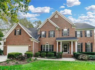 11916 Farnborough Rd, Huntersville, NC 28078
