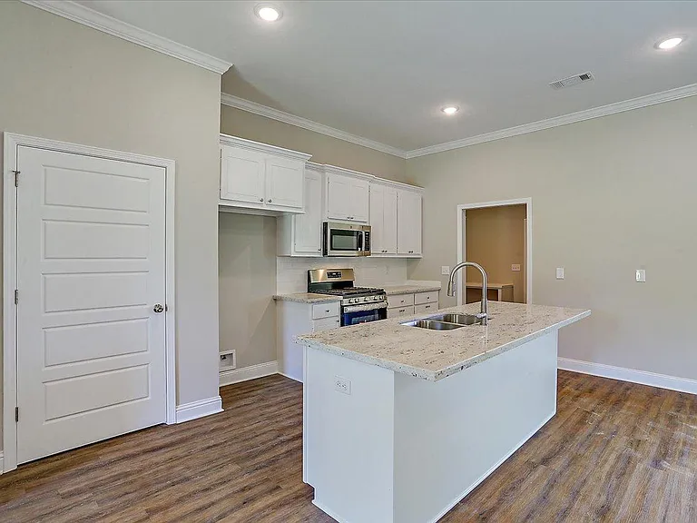 623 Westfield Dr — Photo 8