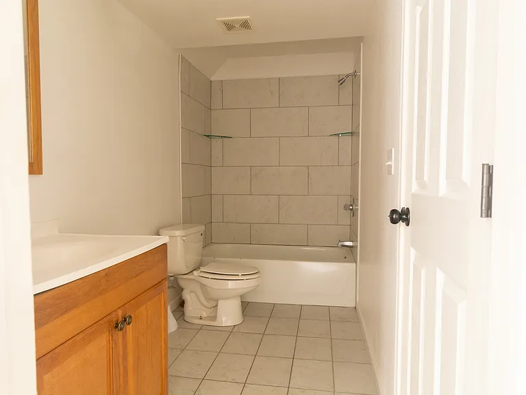 1395 Roseville Dr — Photo 15