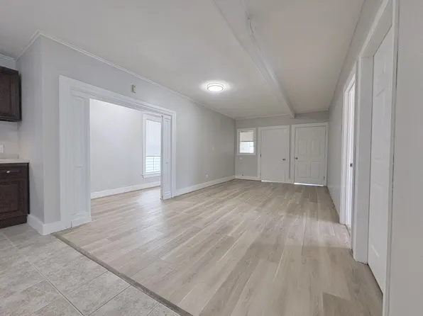 27 Spring St #2, Auburn, ME 04210
