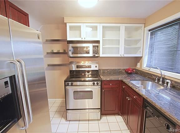 5th image of 1005 N Old Woodward Ave #1