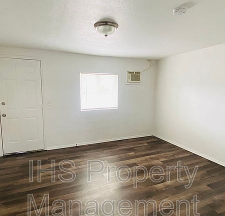 4th image of 4335 Fallon Dr #4