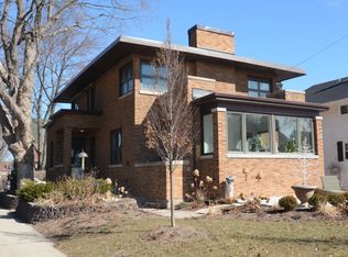 614 68th St, Kenosha, WI 53143