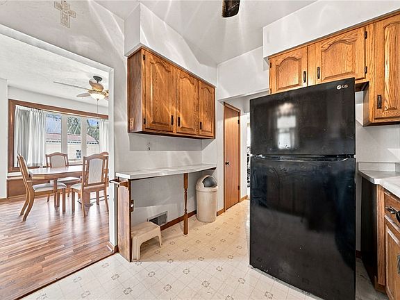 11th image of 1221 Martin Ave