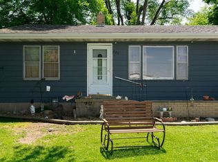 216 NW Adams St, Hopedale, IL
