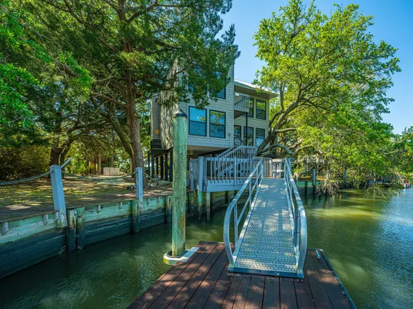 7666 Legare Rd, Edisto Island, SC 29438