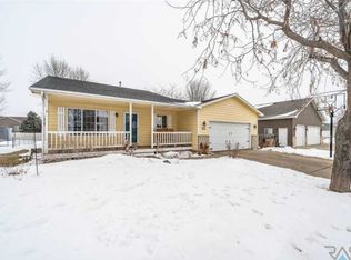 704 Tiger St, Harrisburg, SD 57032