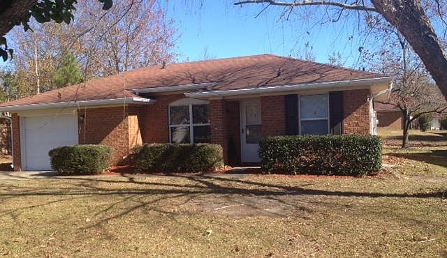 1st image of 104 Jardin Ct