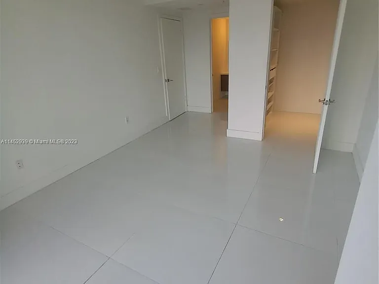 1010 SW 2nd Ave #1806 — Photo 11