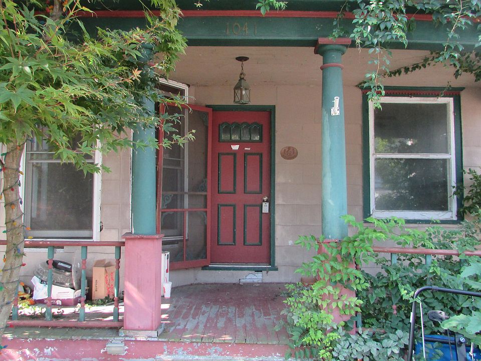2nd image of 1041 Line St