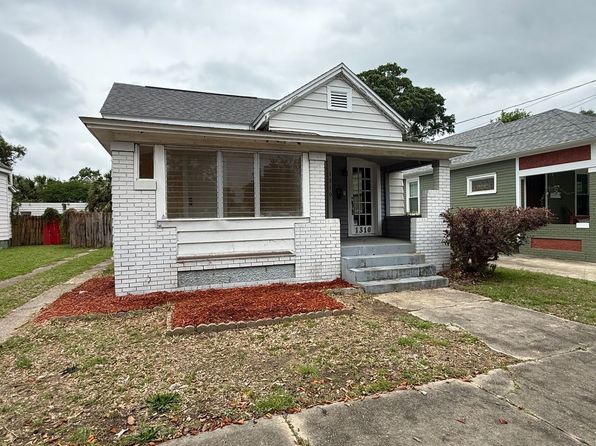 1310 E Strong St
