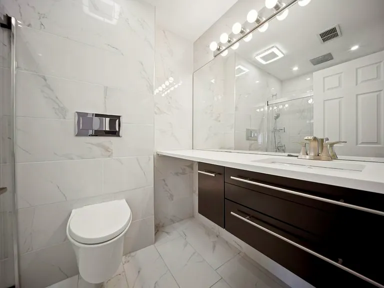 600 Eastview Ct #X2 — Photo 4