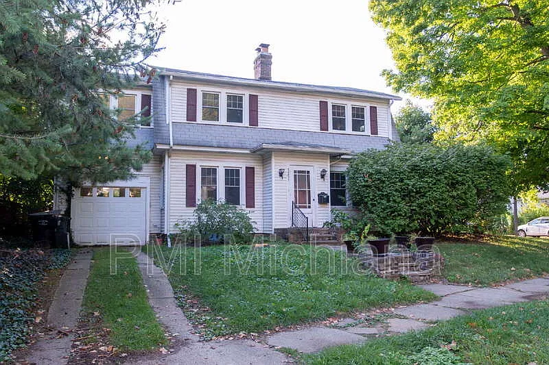 4 bed, 2.5 bath, 1845 sqft, $2,200 — Photo 1