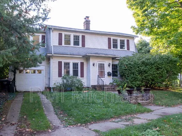 1151 Hillcrest Rd, South Bend, IN 46617