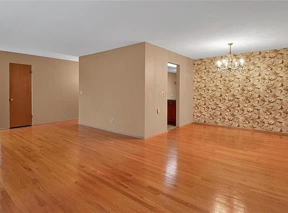 4th image of 1533 Papillon Dr