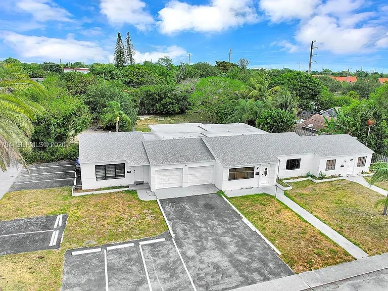 2419 Pierce St — Photo 4