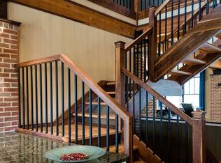 729 S Summit St, Barrington, IL 60010