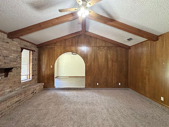 4th image of 2408 Lake Rd