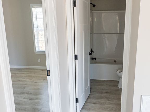 5th image of 243 Chamberlain Way