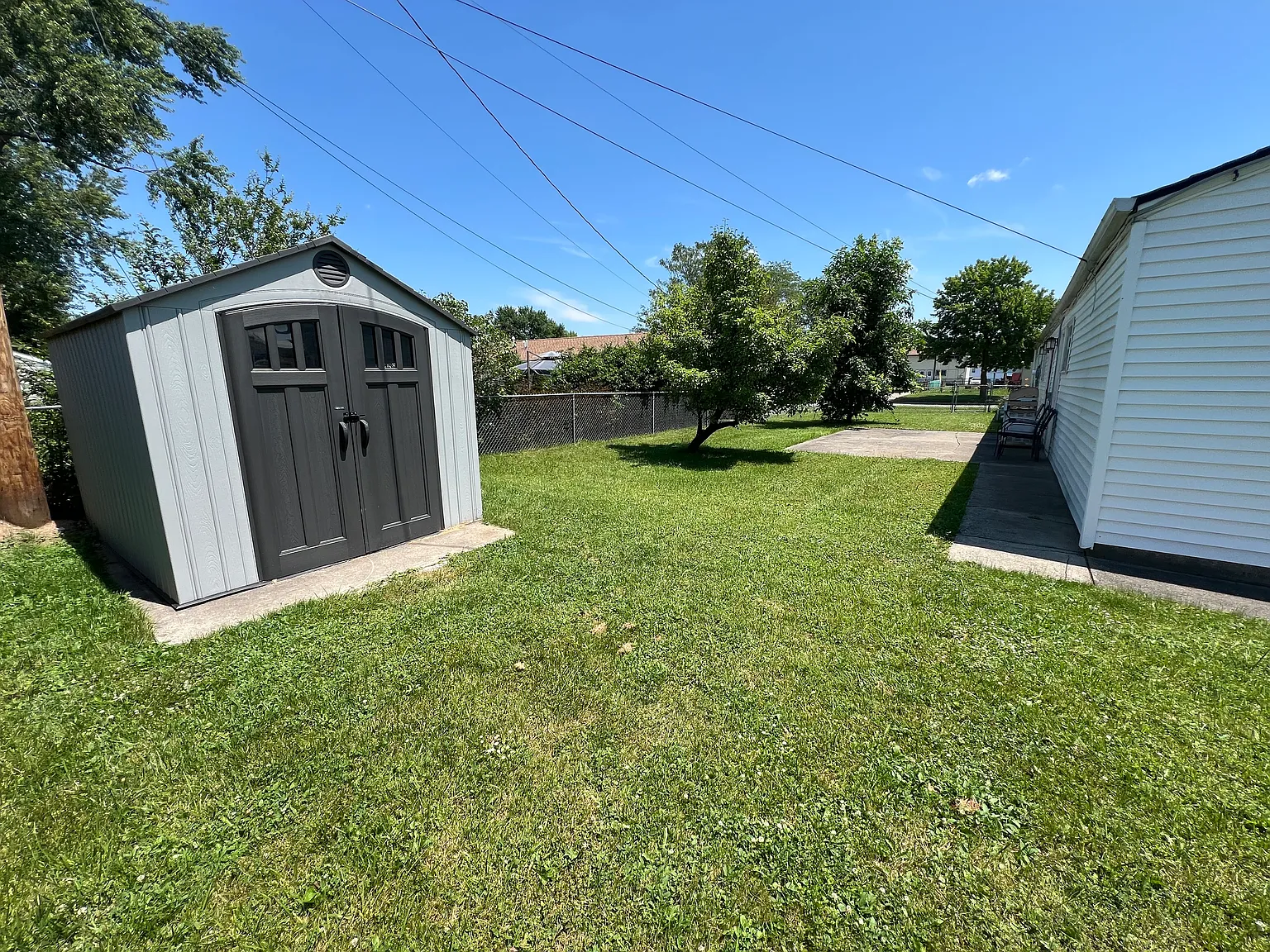3 bed, 1184 sqft, $2,000 — Photo 2