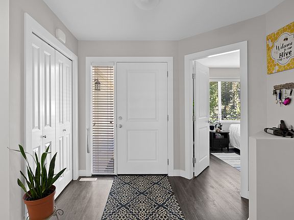 2nd image of 690 Muir Rd