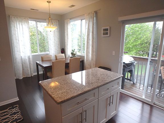 3rd image of 882 Cherry Creek Dr