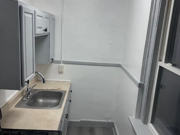 1850 Glendale Rd, Clinton, IA