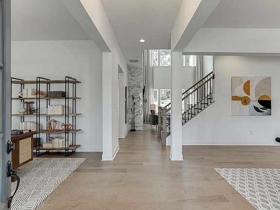 Encore - Cromwell Interior Image 1