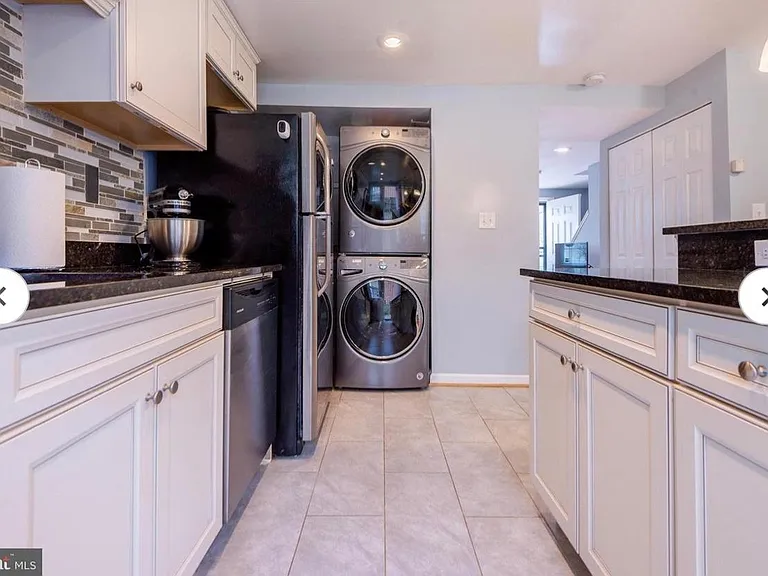 1234 E Madison St — Photo 10