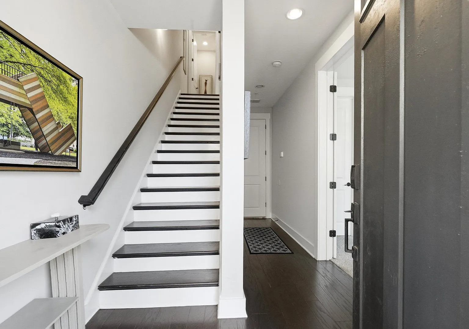 Luxury Living And Rooftop Views In The Art Gallery District — Photo 4