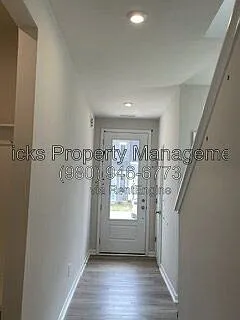3 bed, 2.5 bath, 1630 sqft, $1,895 — Photo 4
