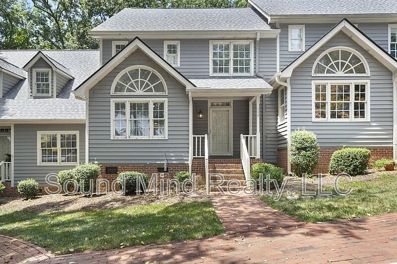 1st image of 112 Lomond Ln